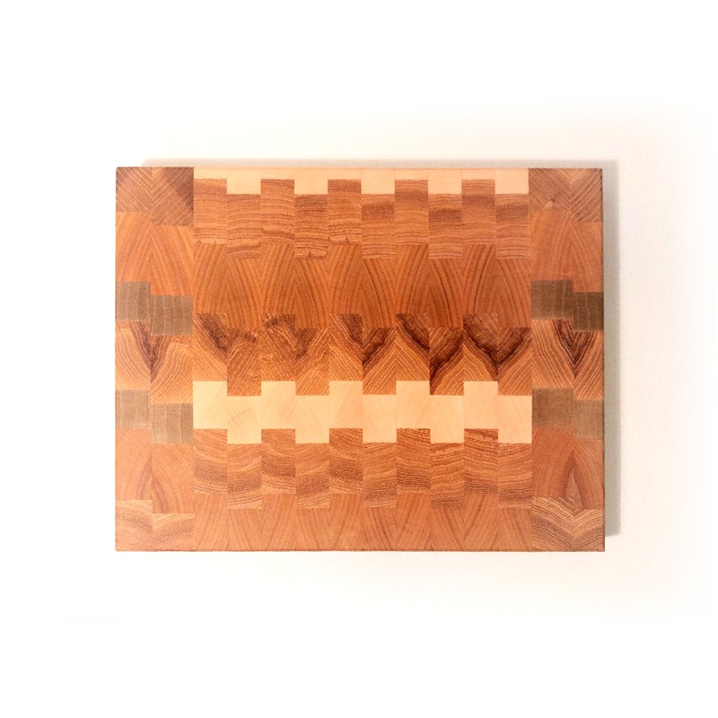 End grain krájecí prkénko ze čtyř druhů dřeva, 33 x 26 cm 2